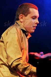  PAWEL KACZMARCZYK  