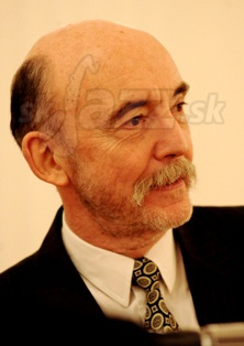  MARTIN KRATOCHVÍL  