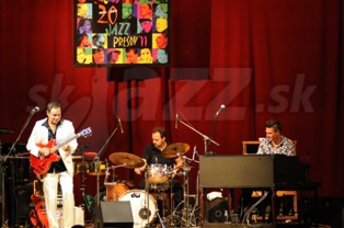  RAPHAEL WRESSNIG´S ORGANIC TRIO  