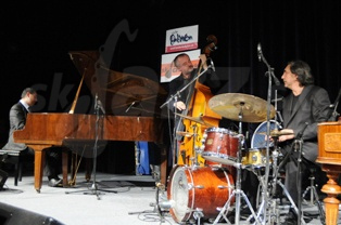  KLAUDIUS KOVÁČ TRIO  