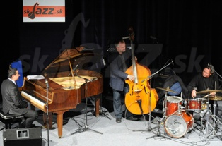  KLAUDIUS KOVÁČ TRIO  