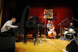  AMC TRIO  