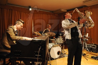  HARRY SOKAL GROOVE  