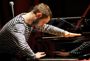  PAWEL KACZMARCZYK  