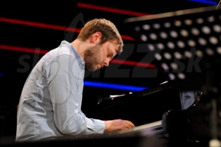  MANUEL SCHMIEDEL  