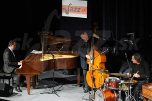  KLAUDIUS KOVÁČ TRIO  