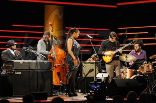  NICOLAS PAYTON GROUP  