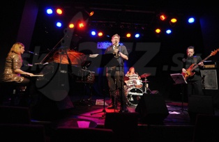  SUSI HYLDGAARD TRIO FEAT.J.ENDERS  