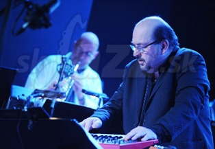  HEINRICH + ULI  