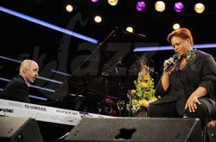  PETER + DIANNE  