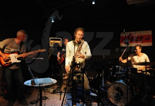  CROSSING BORDERS QUARTET  