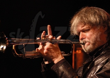  TOM HARRELL  