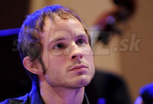  TOMÁŠ HOBZEK