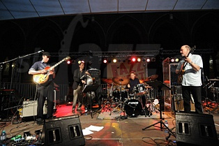  THE JOHN SCOFIELD HOLLOWBODY BAND  