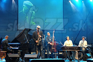  ZUZANA LAPČÍKOVÁ QUINTET  