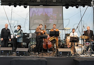  PAVOL BODNÁR& ECCE JAZZ BAND  