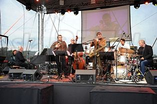  PAVOL BODNÁR& ECCE JAZZ BAND  