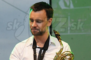  FELIX F.FALK  