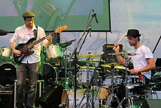  TOBIAS + ANDRÉ  