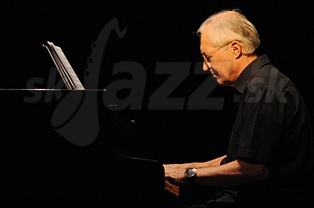  JÁN HAJNAL  