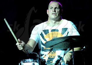  MARTIN VALIHORA  