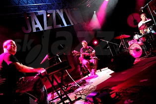  RETRO ACT ECPERIENCE  