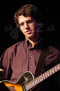  DAVID DORŮŽKA  