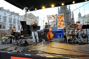  BASTIAN STEIN QUARTET  