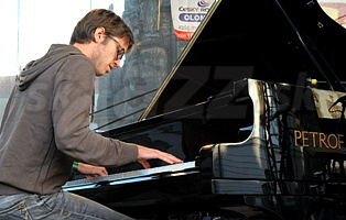  PHILIPP  