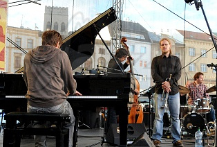  BASTIAN STEIN QUARTET  