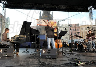  BASTIAN STEIN QUARTET  