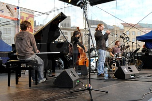  BASTIAN STEIN QUARTET  