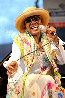  DEE DEE BRIDGEWATER  