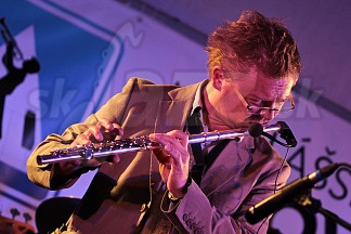  MARCIN ZUPANSKI 