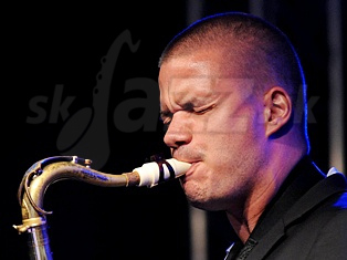  NIKOLAJ NIKITIN  