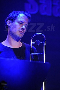  NILS  