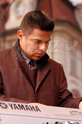 BENITO GONZALES  