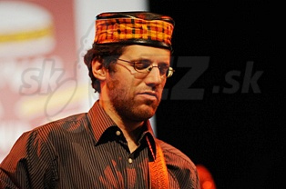  DAVID DORŮŽKA  