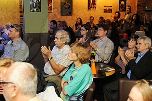  PLNÉ SWING CAFÉ  