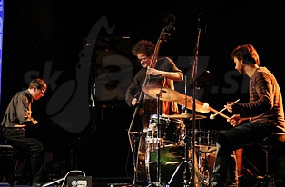 VOJTĚCH PROCHÁZKA TRIO  
