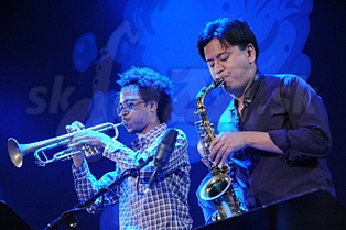  JONATHAN + JON  