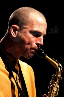  VIKTOR TÓTH
