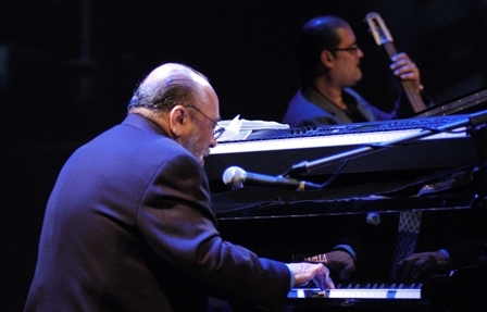  EDDIE + RUBEN