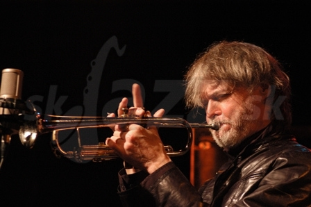 TOM HARRELL