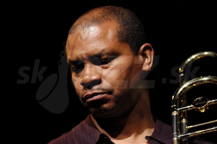 ROBIN EUBANKS