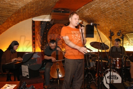 GREGORZ KARNAS + BAND