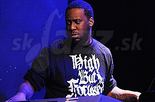 ROBERT GLASPER