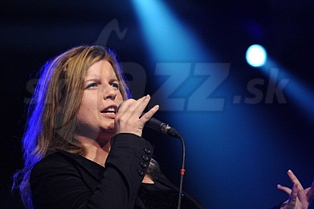  SIMONE KOPMAJER  