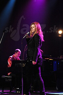  KAREN + SIMONE  