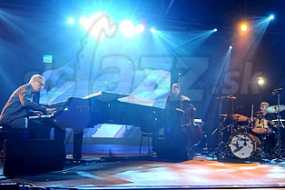  EMIL VIKLICKÝ TRIO  